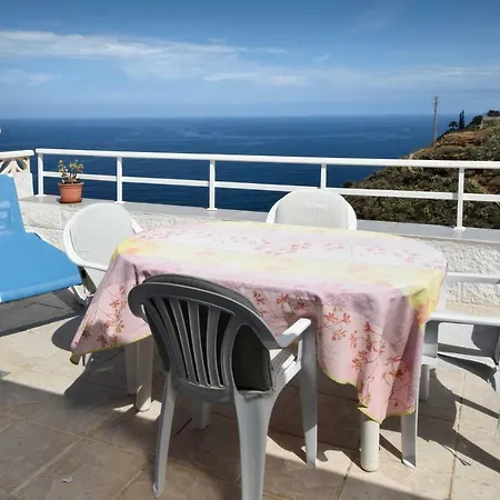 Tropicana Apartment